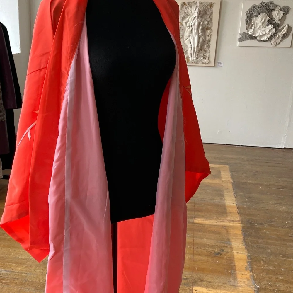 Salmon colored floral embroidered Japanese Kimon - Picture 8 of 8